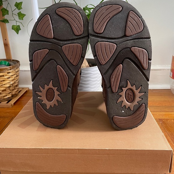 UGG boots - Picture 4 of 5